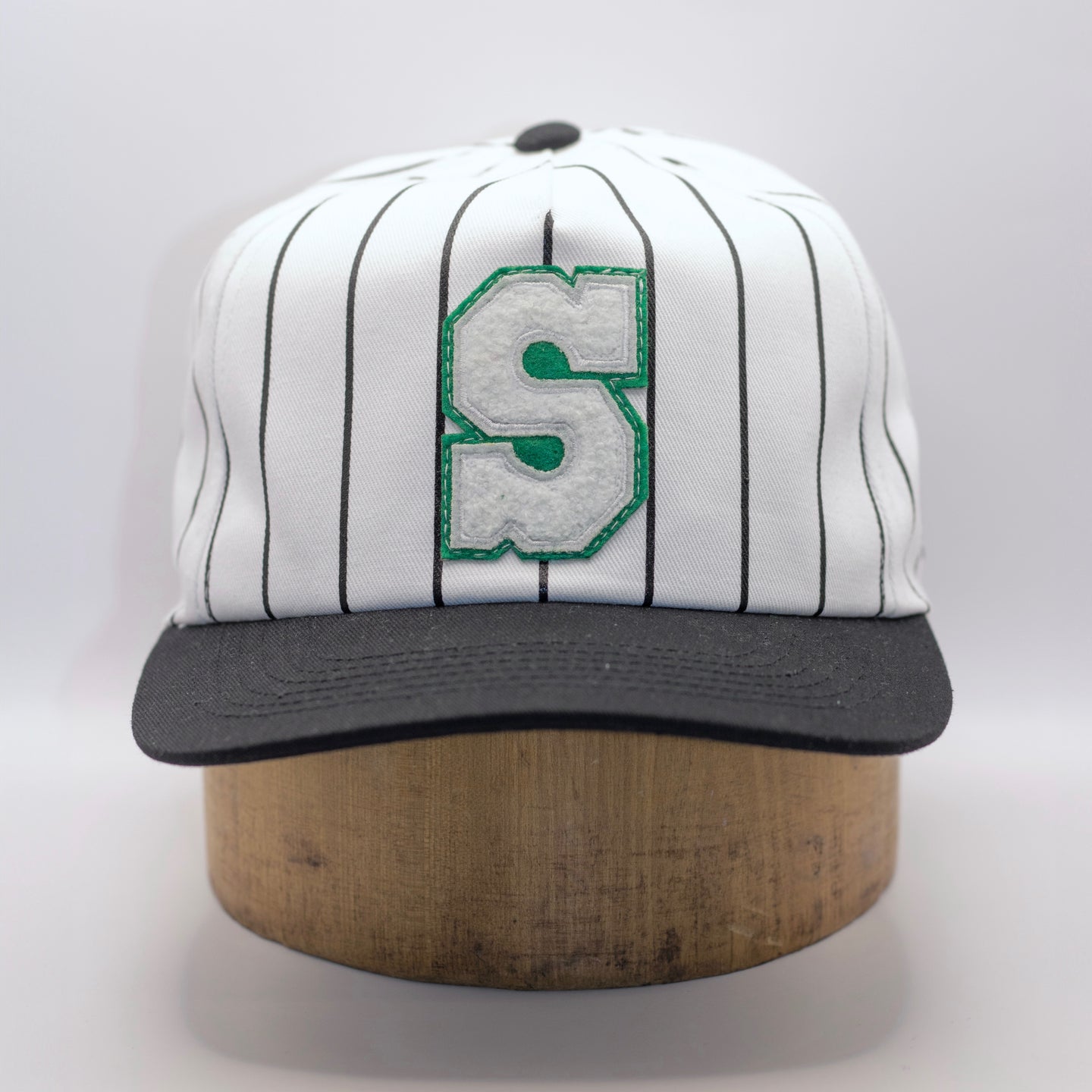 Winged Stripe Snapback Hat - Green